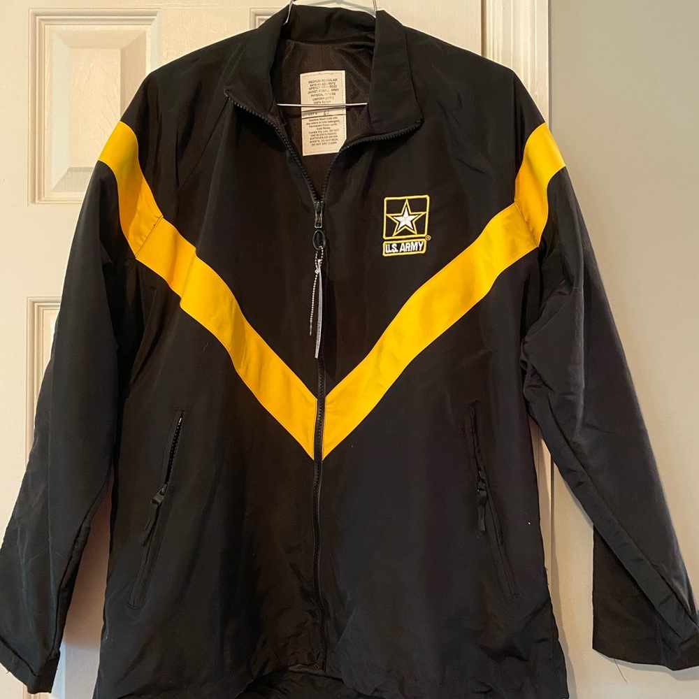 Army PT jacket and pant size MR